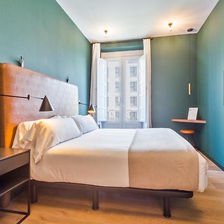 Uma Suites Atocha Madrid Extérieur photo