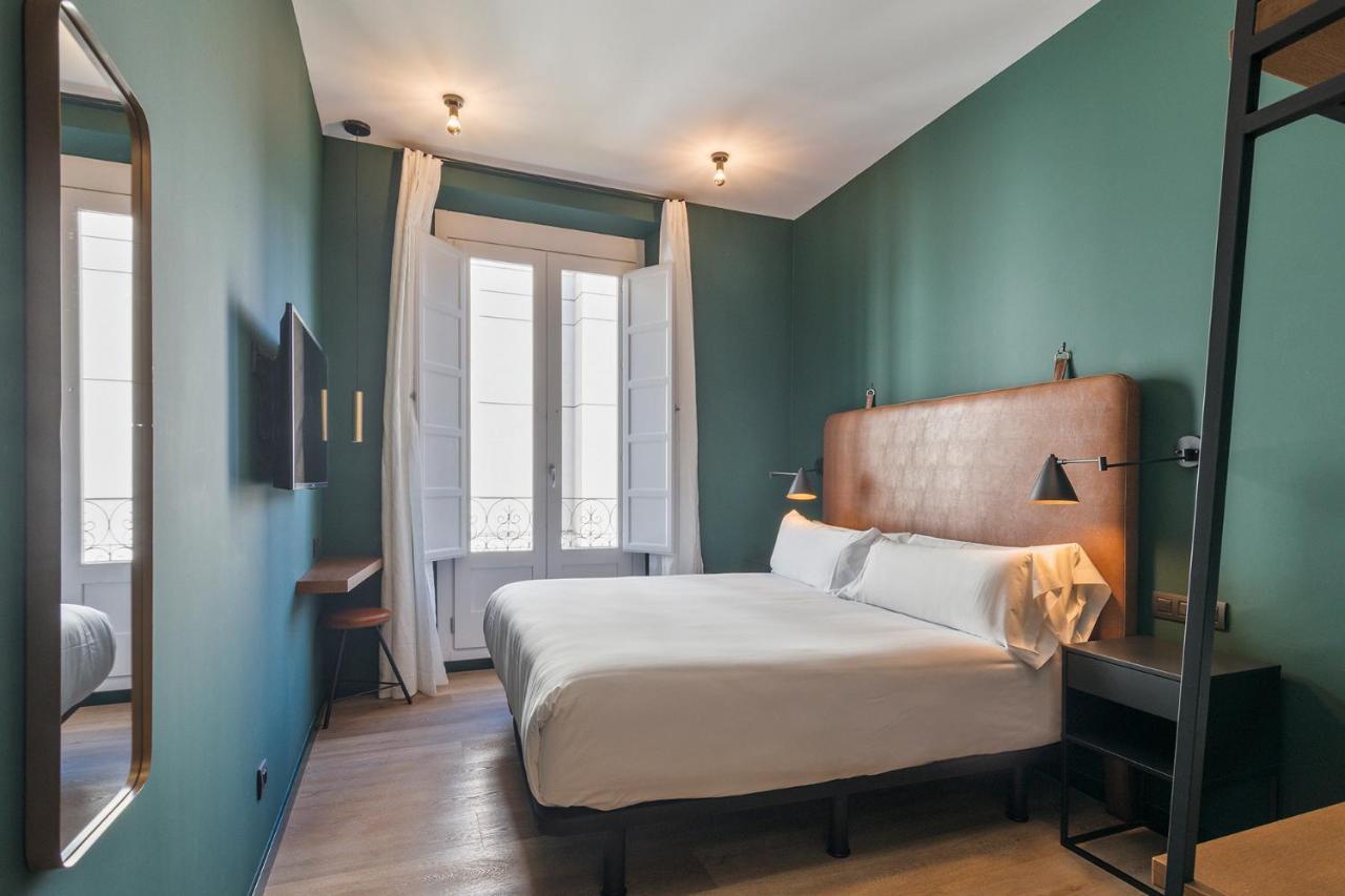 Uma Suites Atocha Madrid Extérieur photo