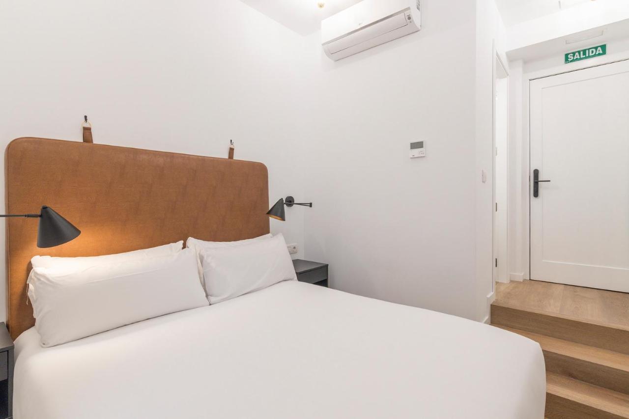 Uma Suites Atocha Madrid Extérieur photo