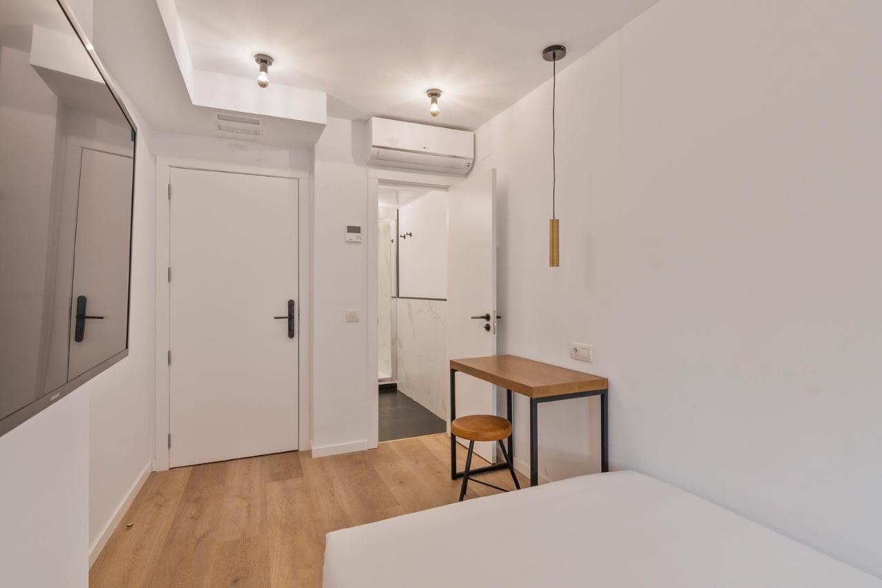 Uma Suites Atocha Madrid Extérieur photo