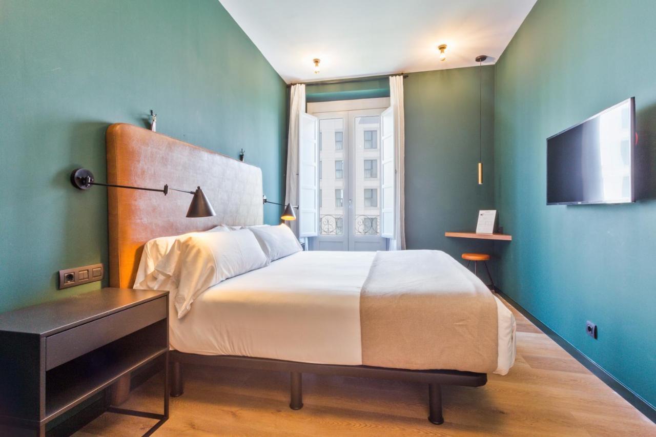 Uma Suites Atocha Madrid Extérieur photo