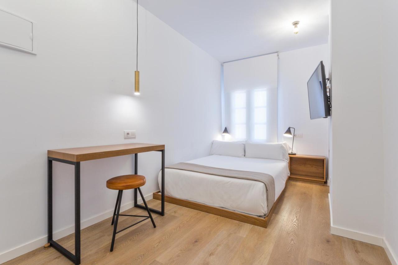 Uma Suites Atocha Madrid Extérieur photo