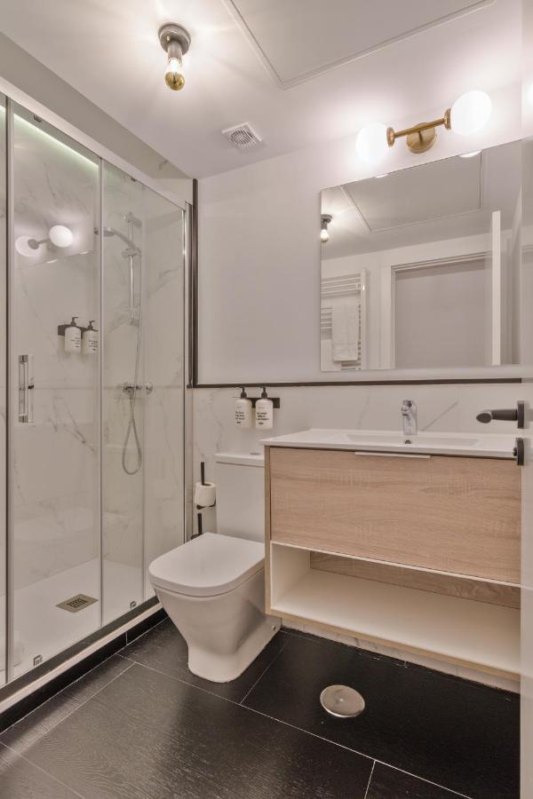 Uma Suites Atocha Madrid Extérieur photo